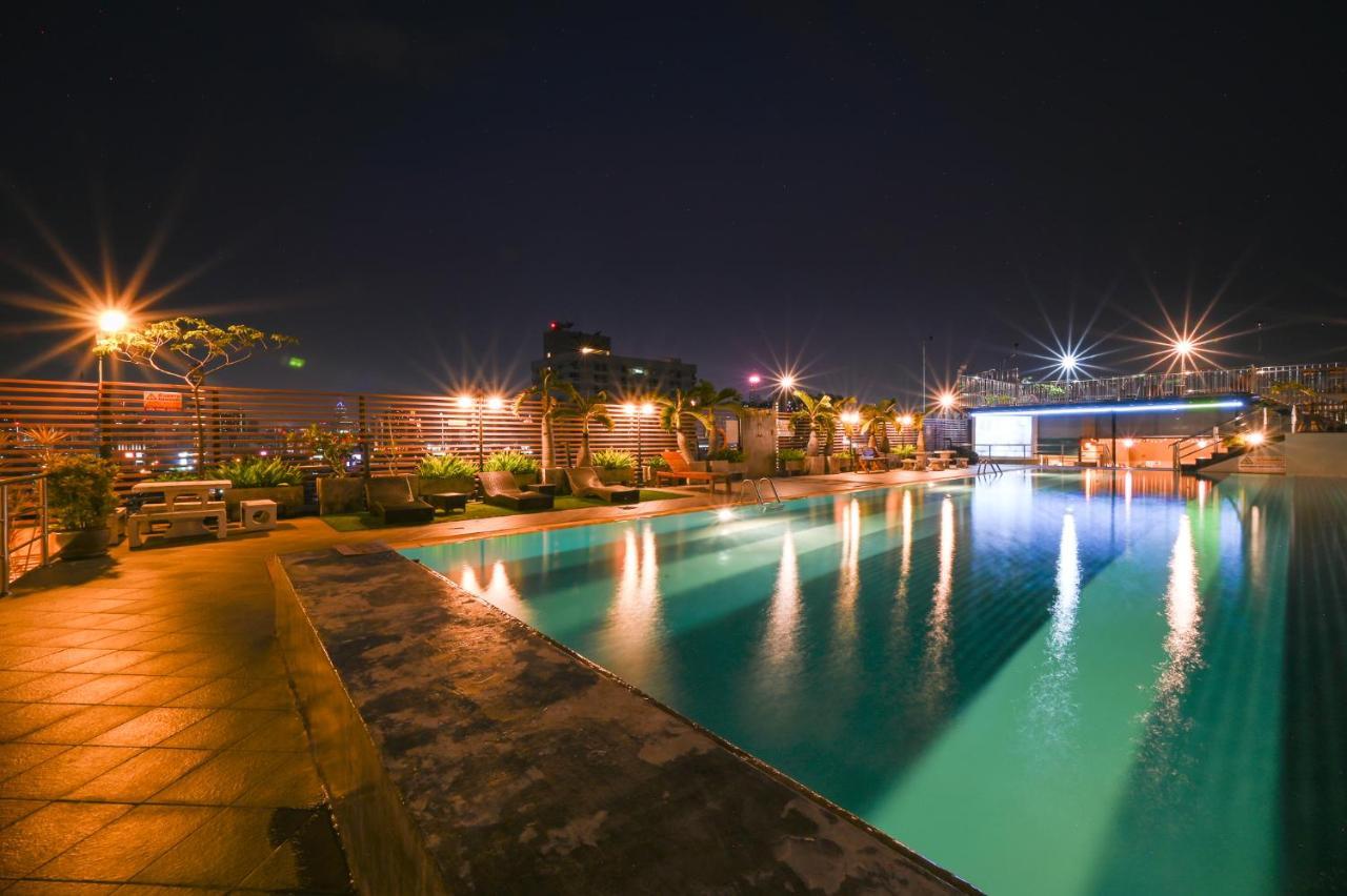 Witchuwan Apartel Bangkok Esterno foto