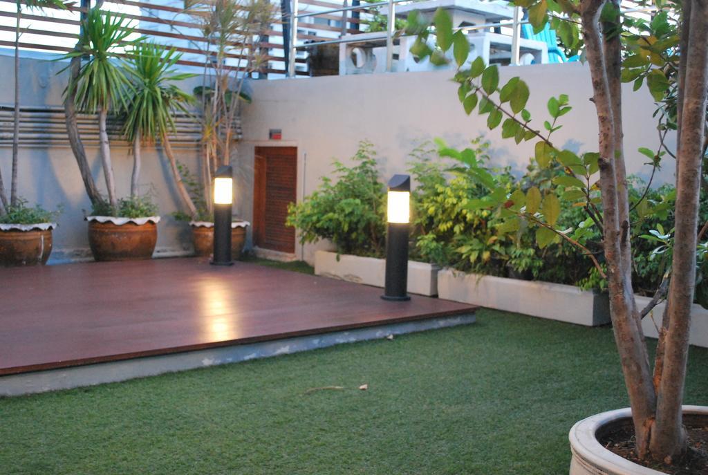 Witchuwan Apartel Bangkok Esterno foto