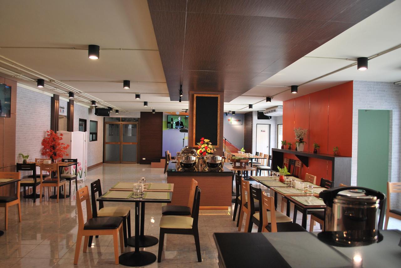 Witchuwan Apartel Bangkok Esterno foto